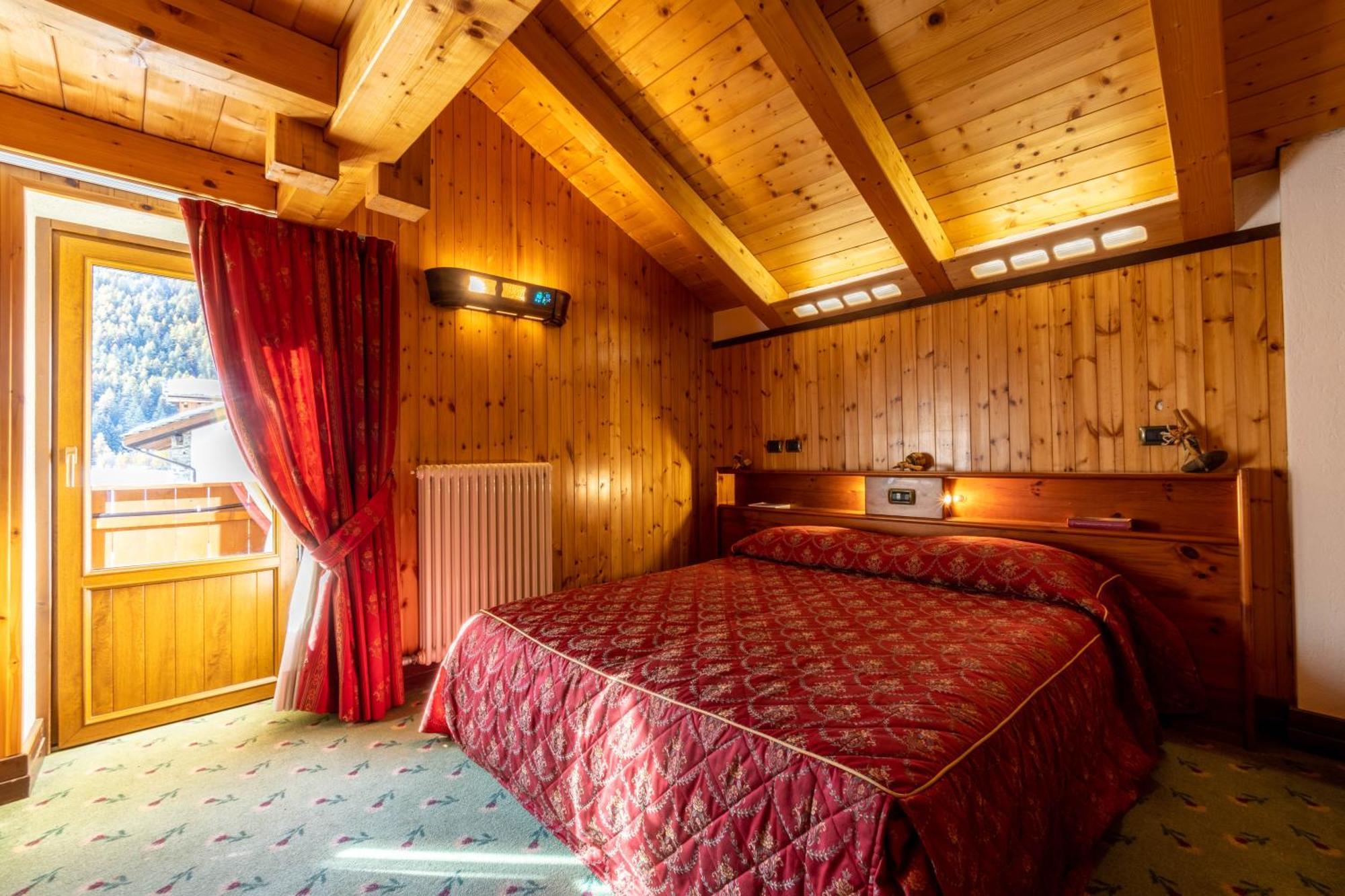 Hotel Bouton D'Or Cogne Exterior foto