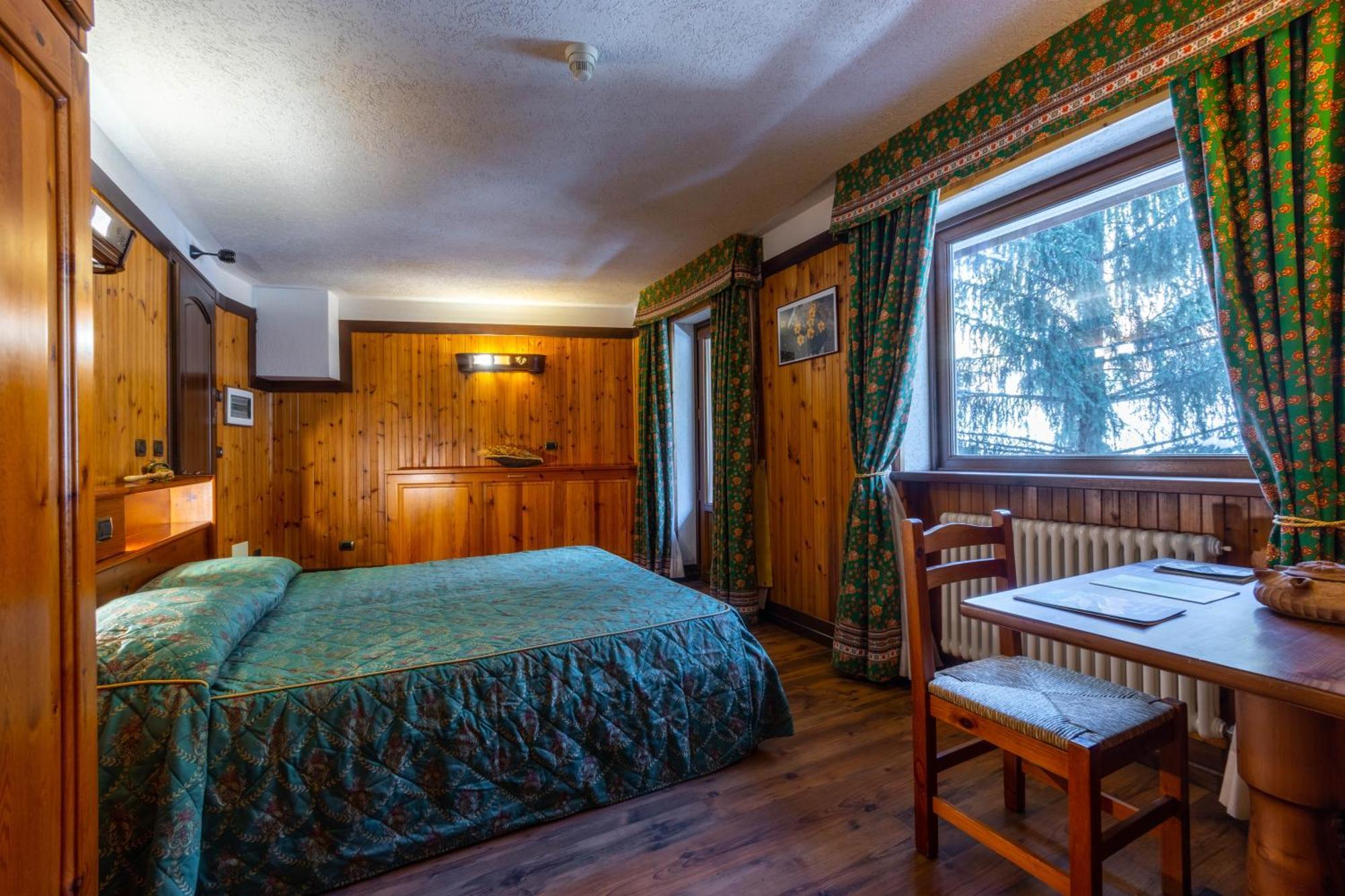 Hotel Bouton D'Or Cogne Exterior foto