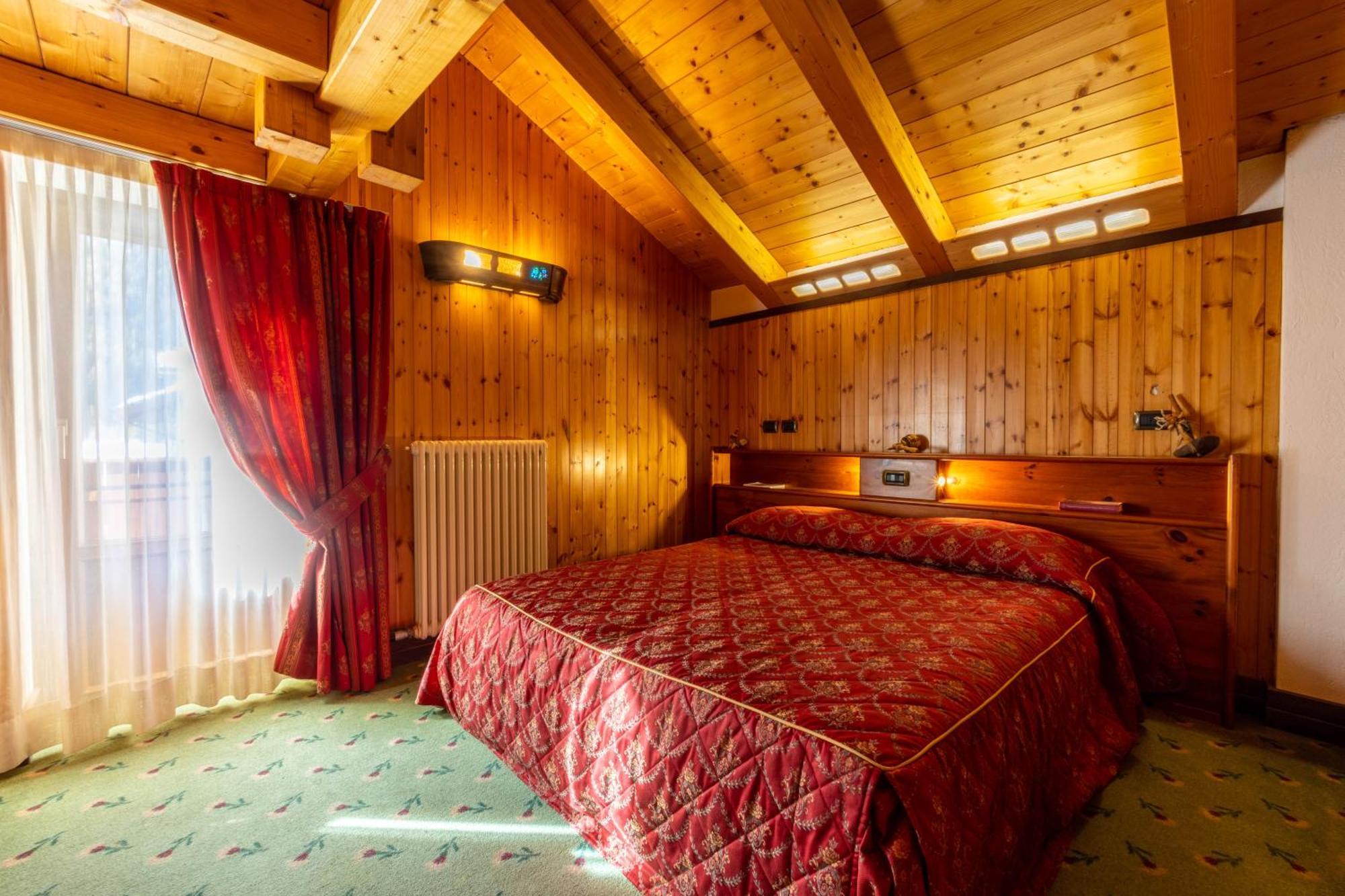 Hotel Bouton D'Or Cogne Exterior foto