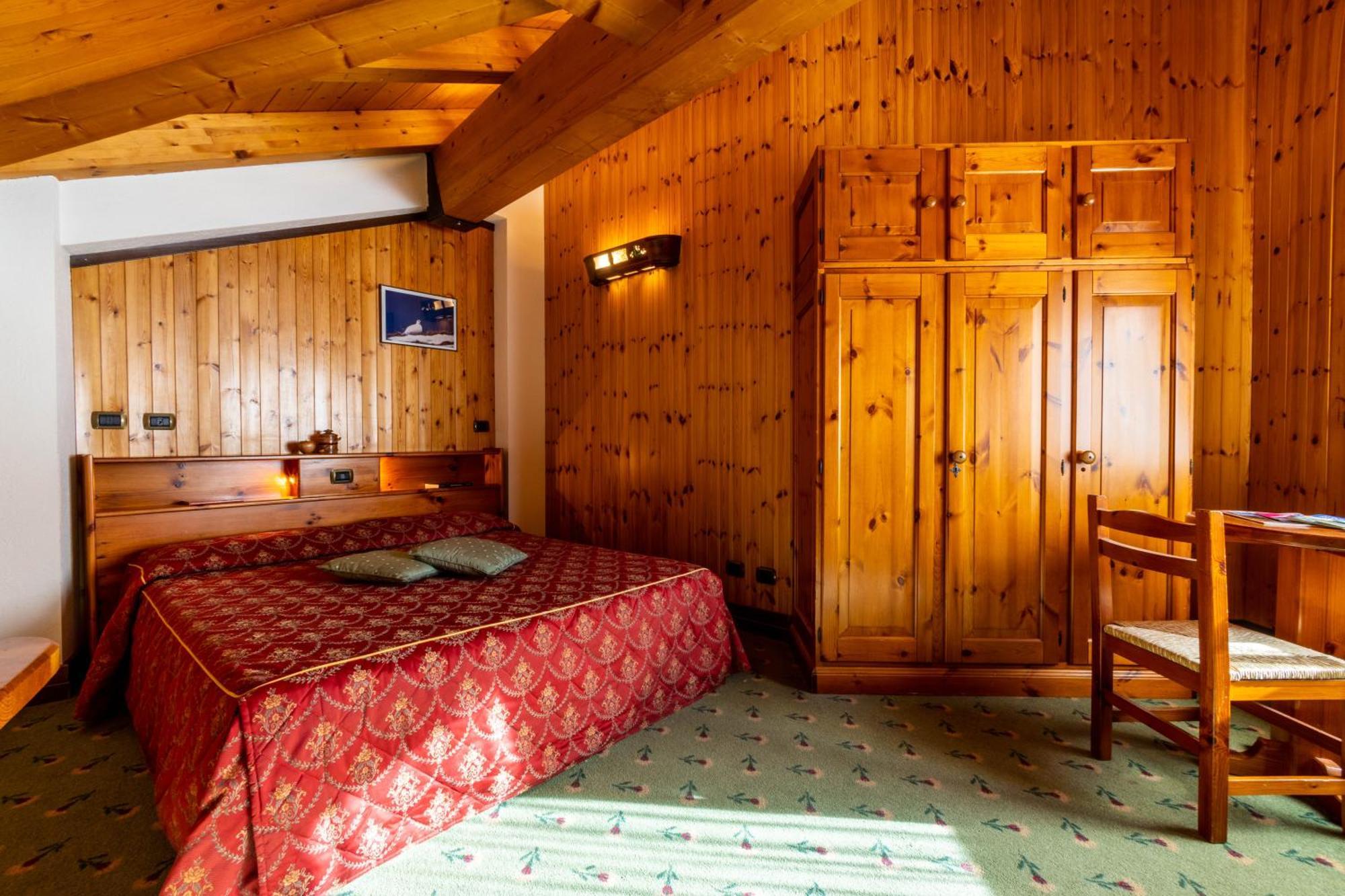 Hotel Bouton D'Or Cogne Exterior foto