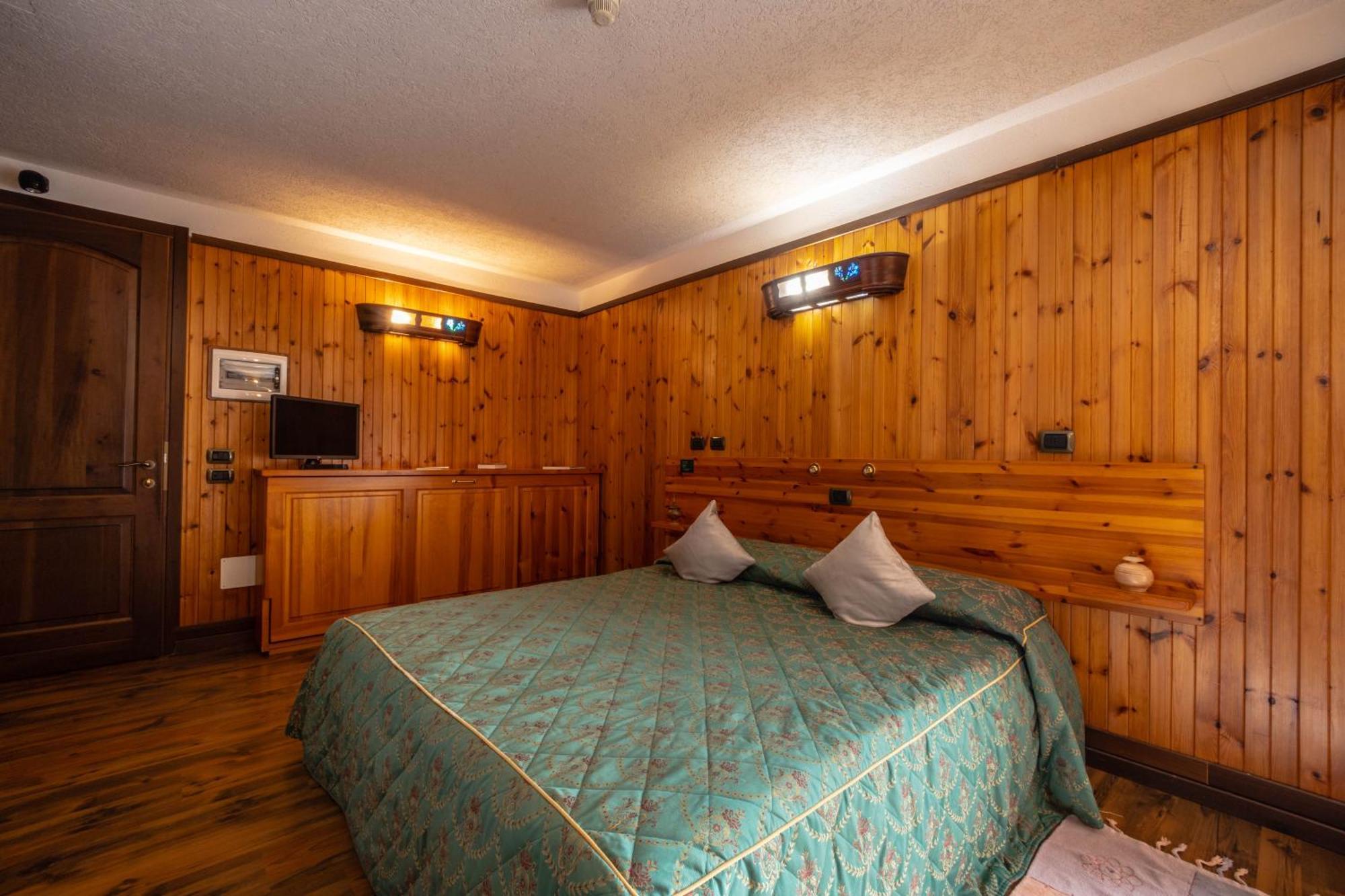 Hotel Bouton D'Or Cogne Exterior foto