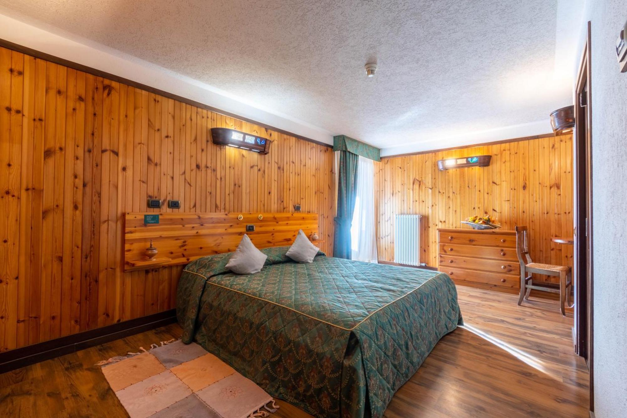 Hotel Bouton D'Or Cogne Exterior foto