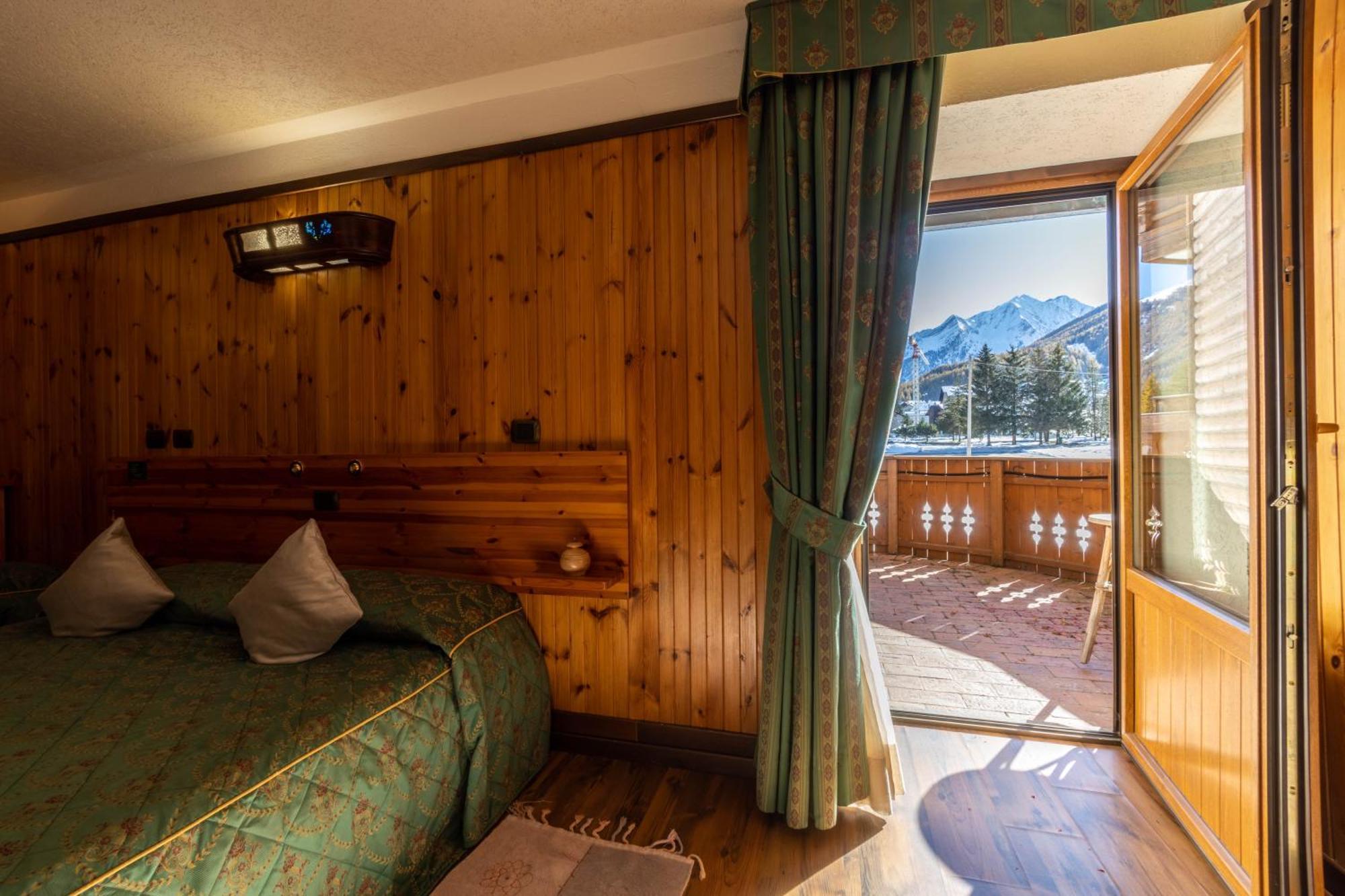 Hotel Bouton D'Or Cogne Exterior foto