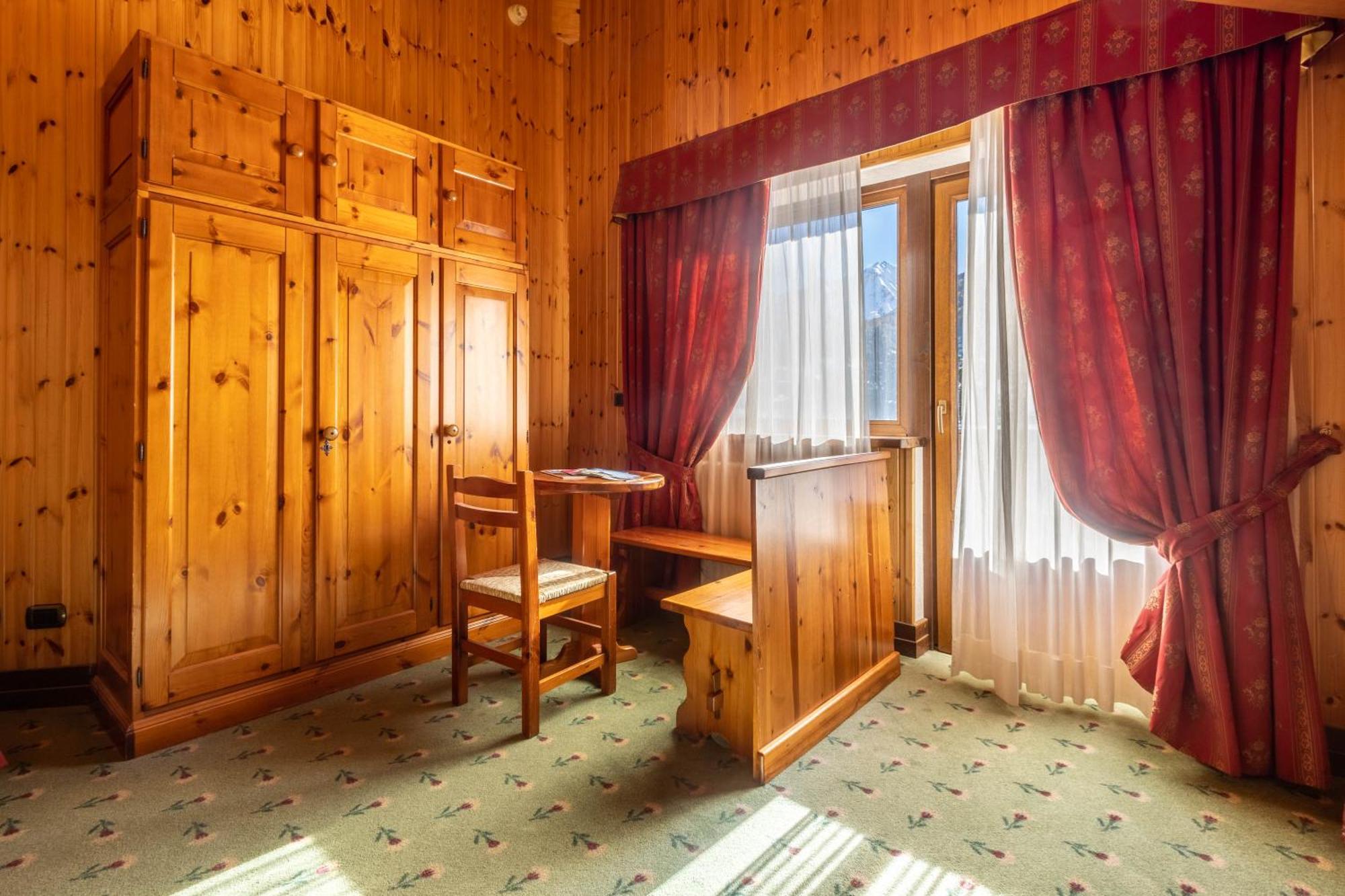 Hotel Bouton D'Or Cogne Exterior foto
