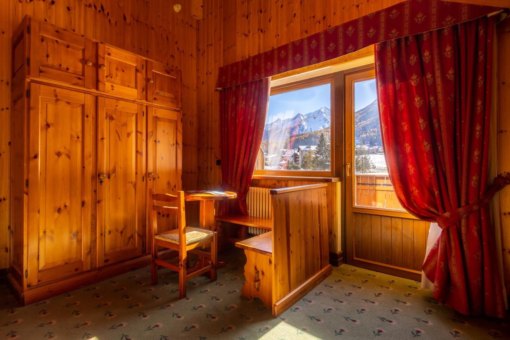 Hotel Bouton D'Or Cogne Exterior foto